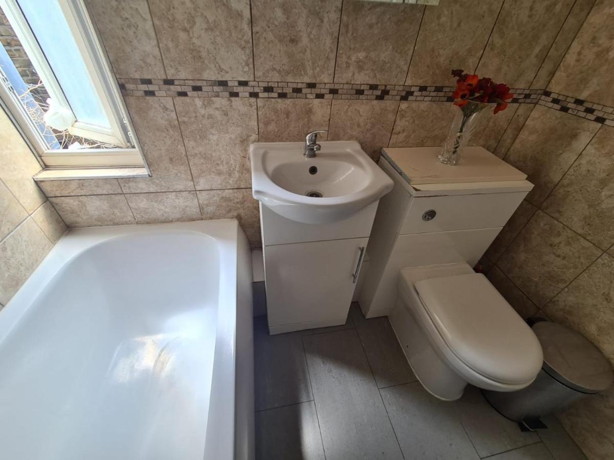 "Bright & Spacious" 3 Bedroom Flat By Kings Cross, St Pancras Station!!!!64 London Eksteriør bilde